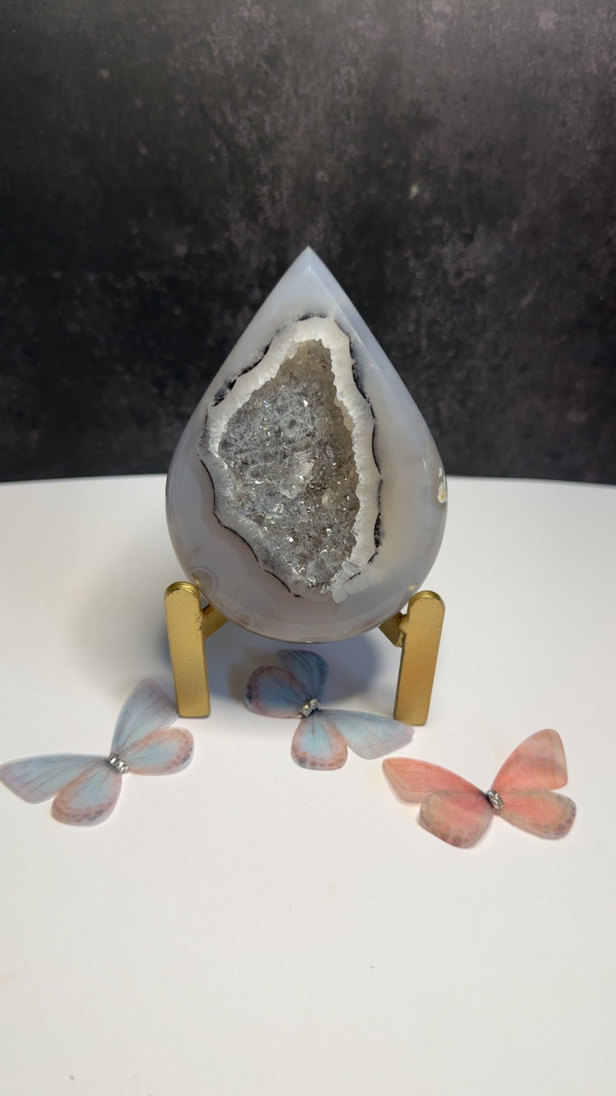 Black/grey Agate tear drop on stand