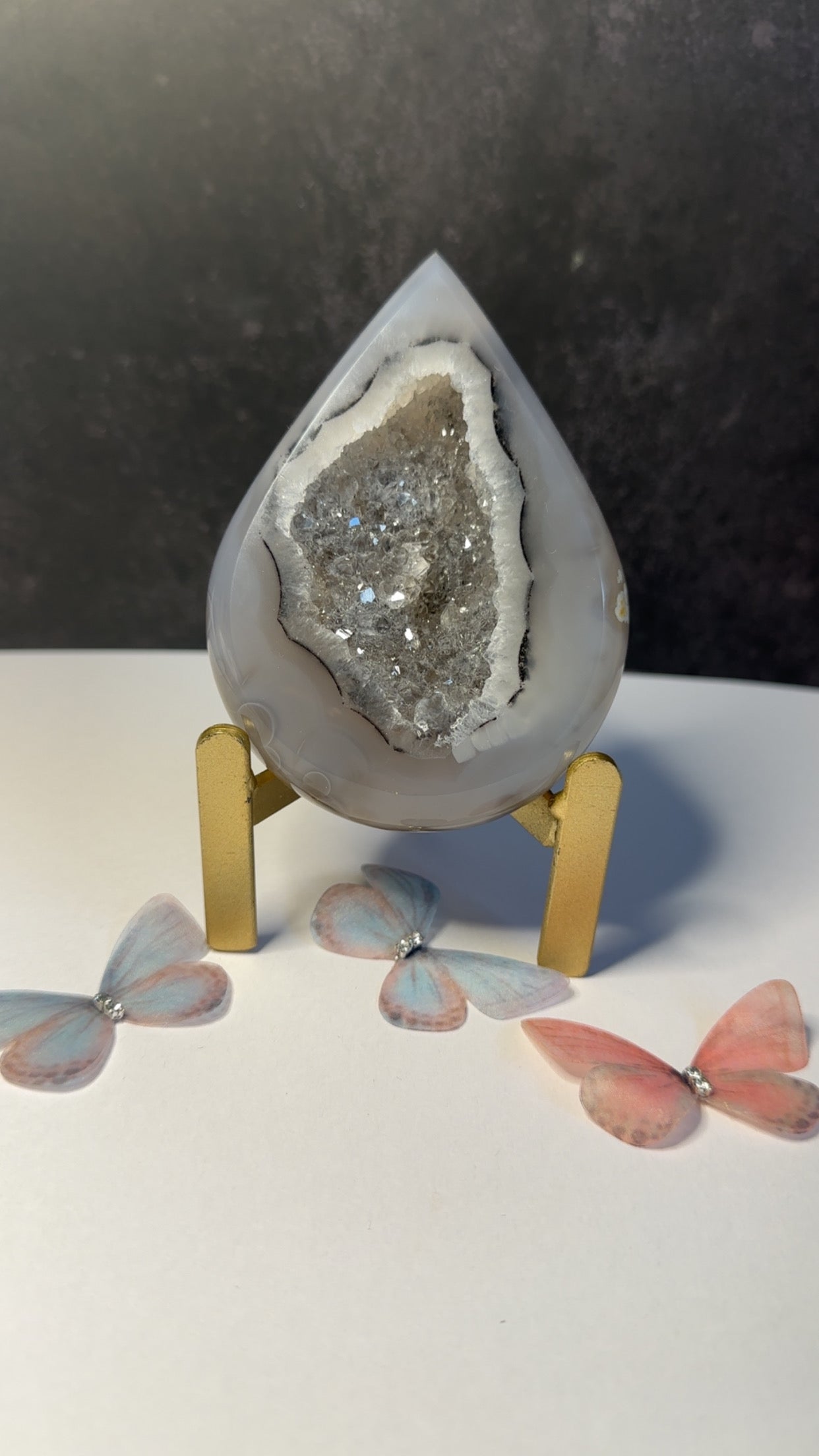 Black/grey Agate tear drop on stand