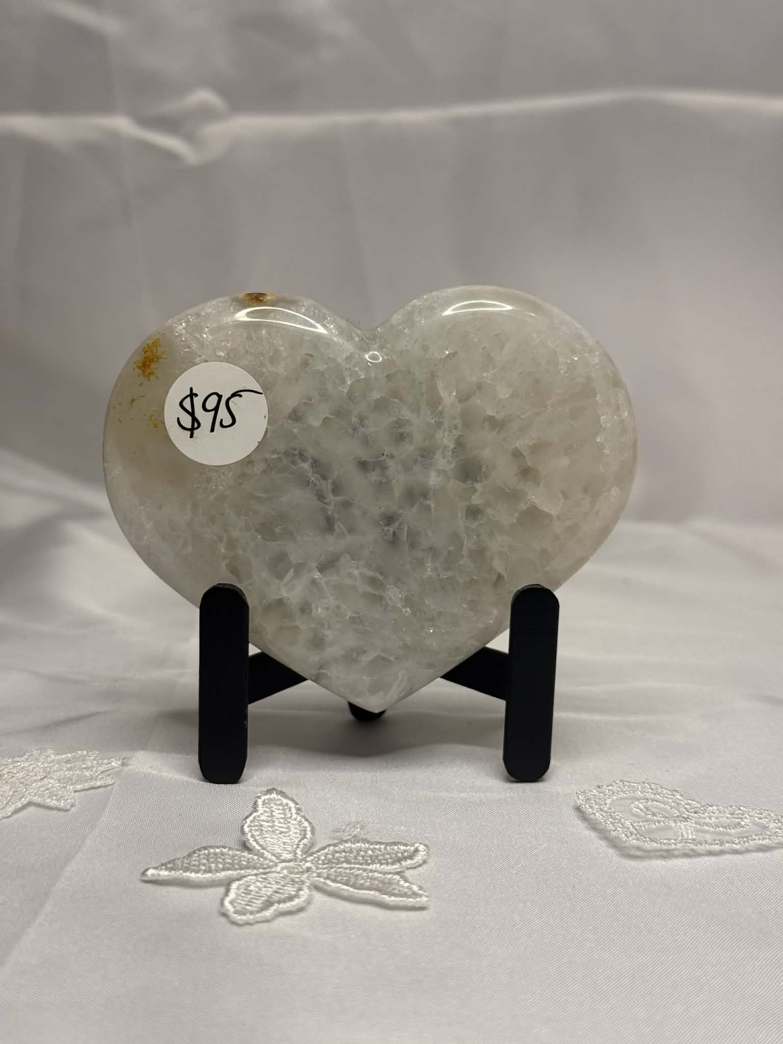 Agate heart on stand