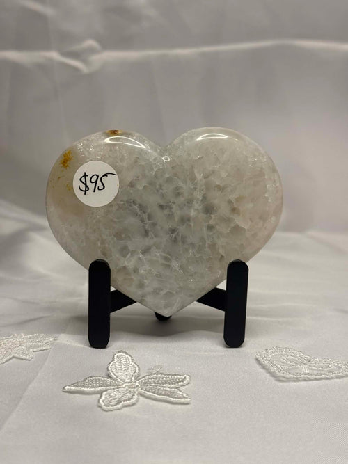 Agate heart on stand