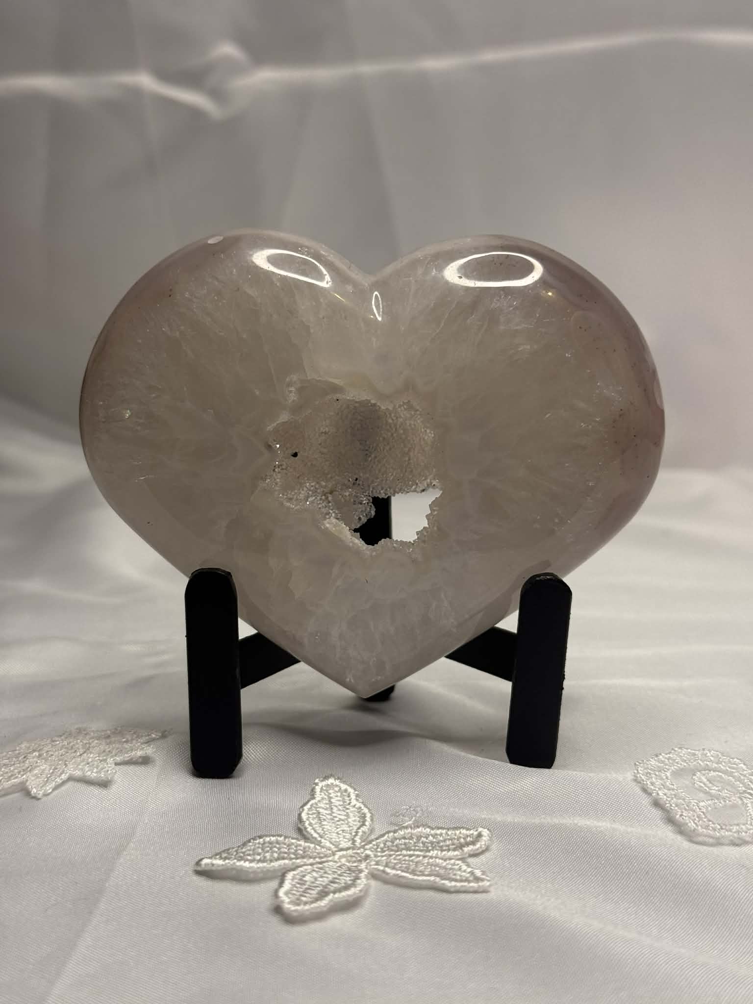 Druzy agate heart on stand