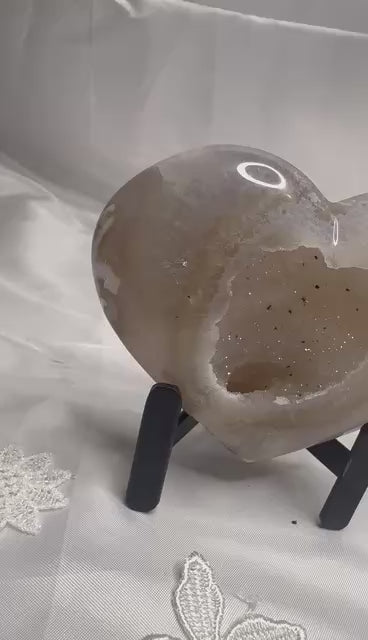 Druzy Agate heart on stand